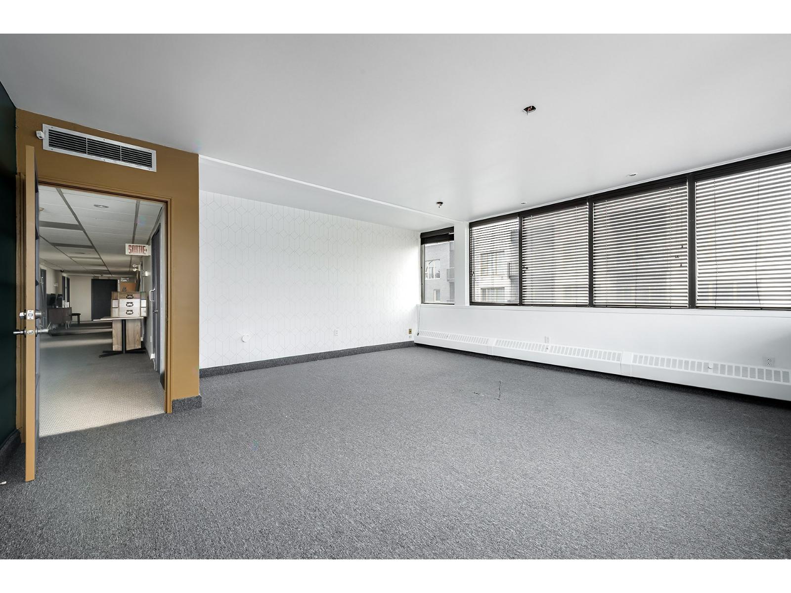 3250 Rue Jean-Talon E., #5 Property Photo 1