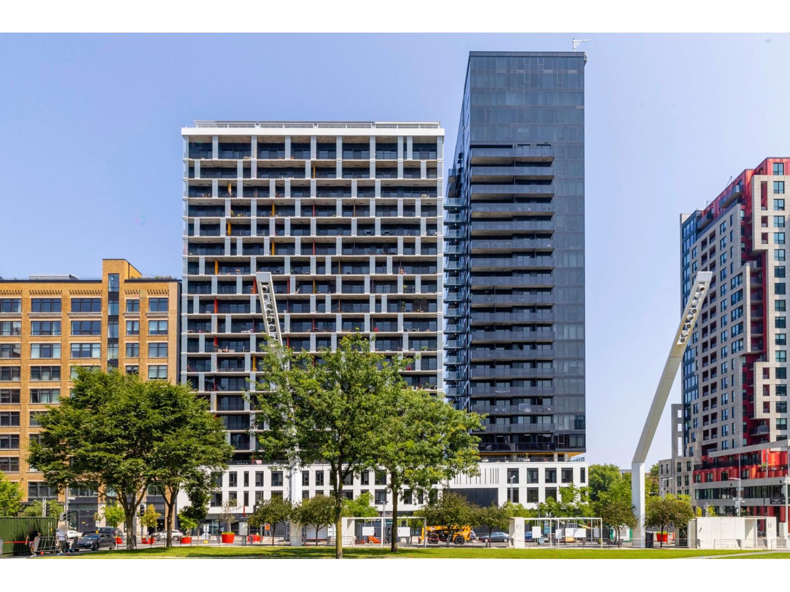 1 Boul. De Maisonneuve O., #406 Property Photo 1