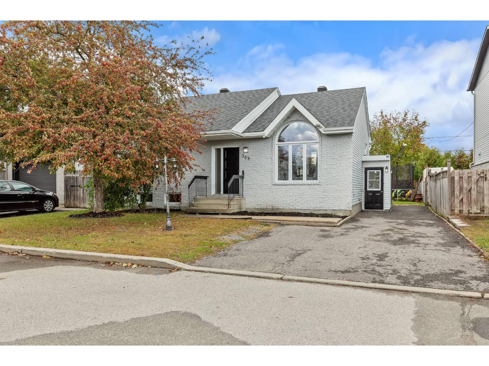 305 Rue De La Lyre Property Photo 1