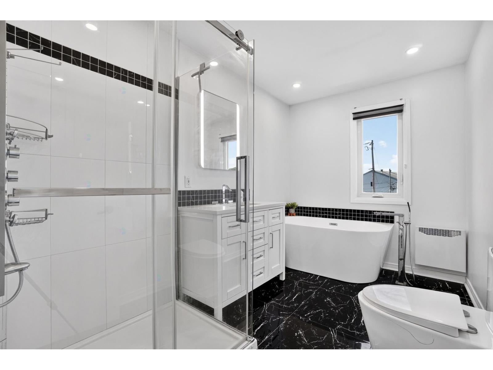 2511 Rue Genest Property Photo 17