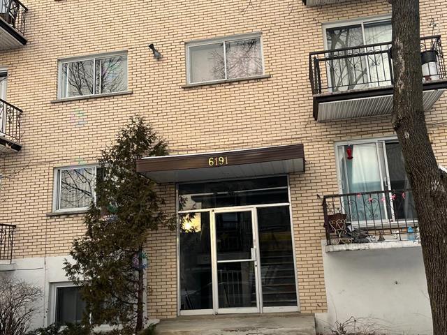 6191 Av. Chemillé Property Photo 1