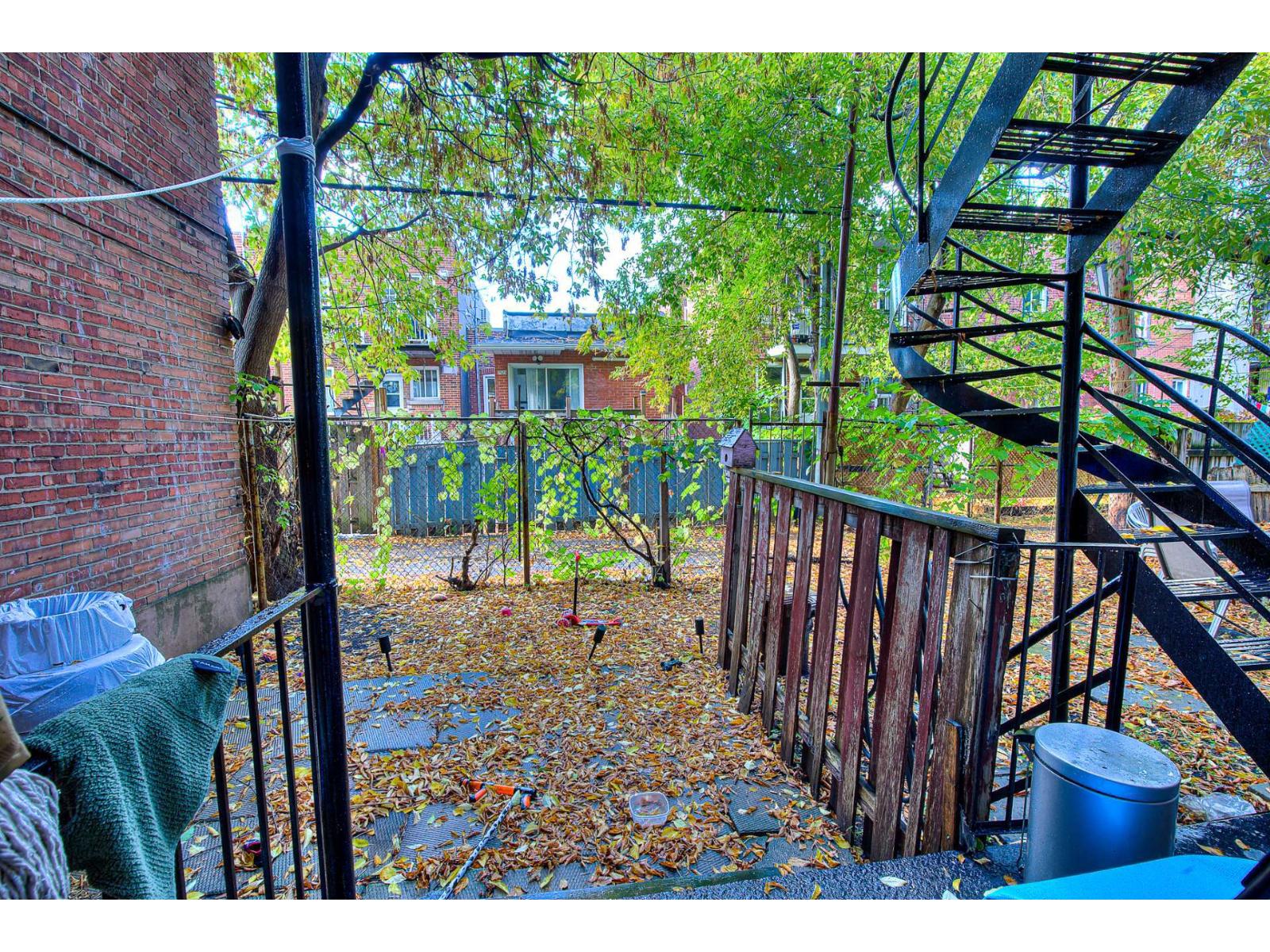 7540-7550 Av. Querbes Property Photo 8