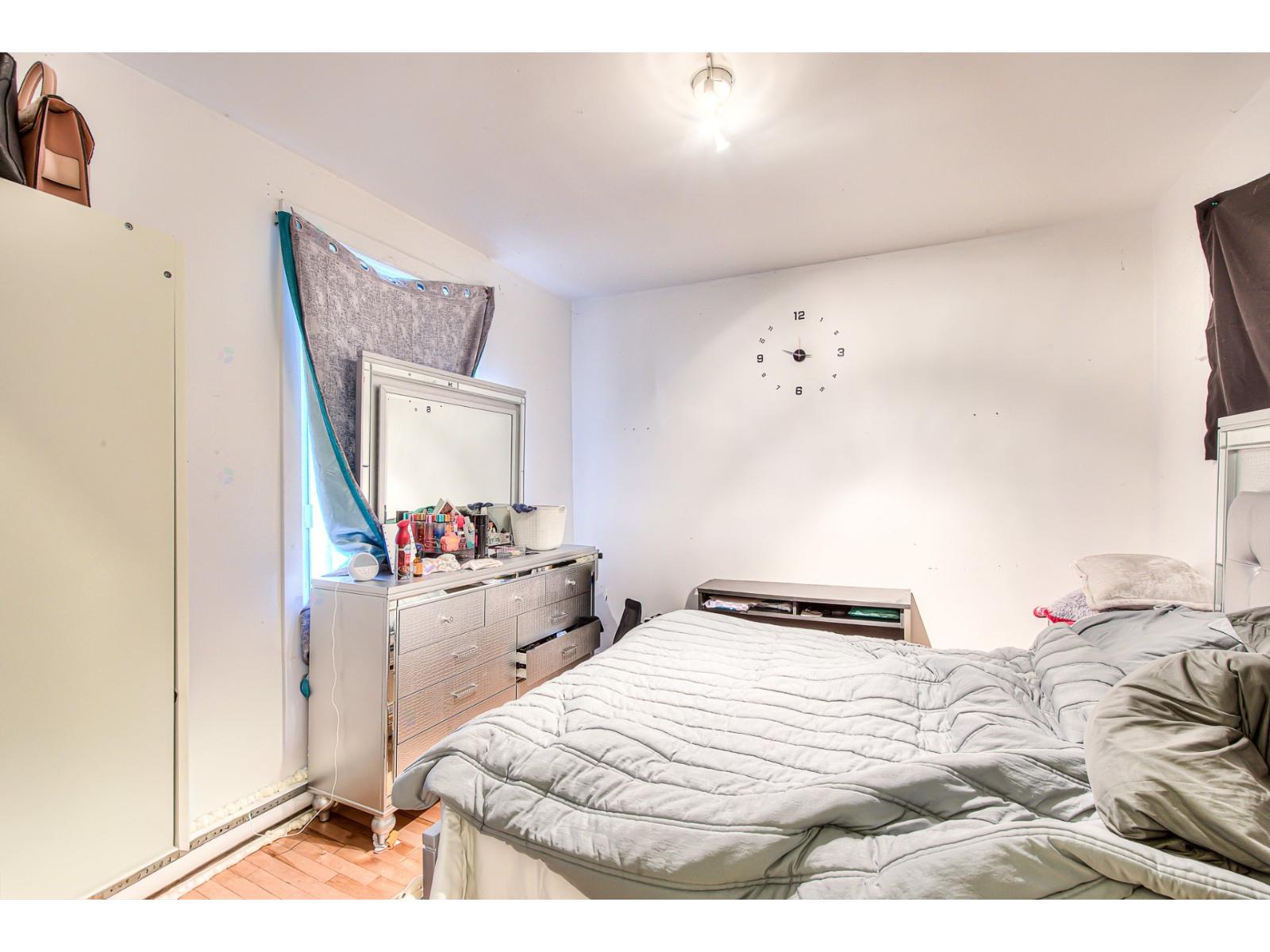 7540-7550 Av. Querbes Property Photo 11