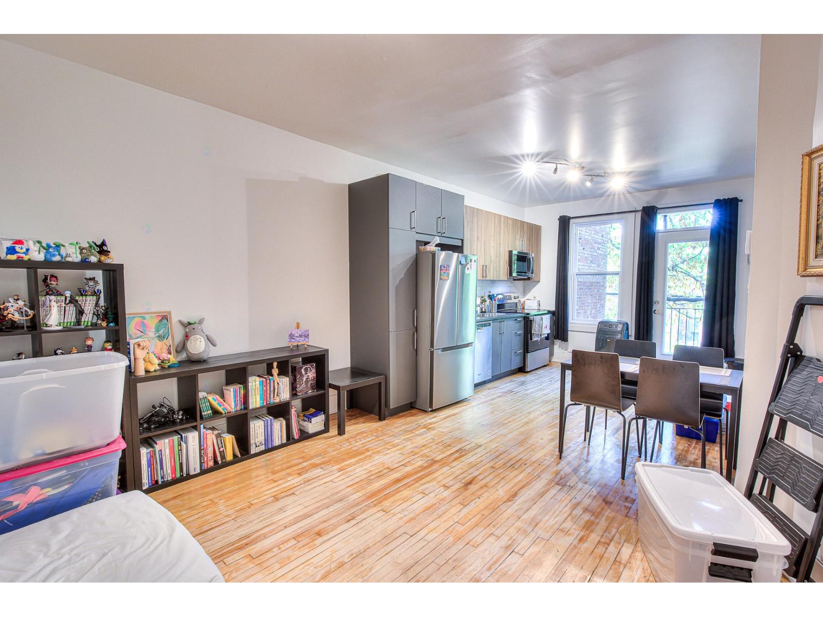 7540-7550 Av. Querbes Property Photo 15