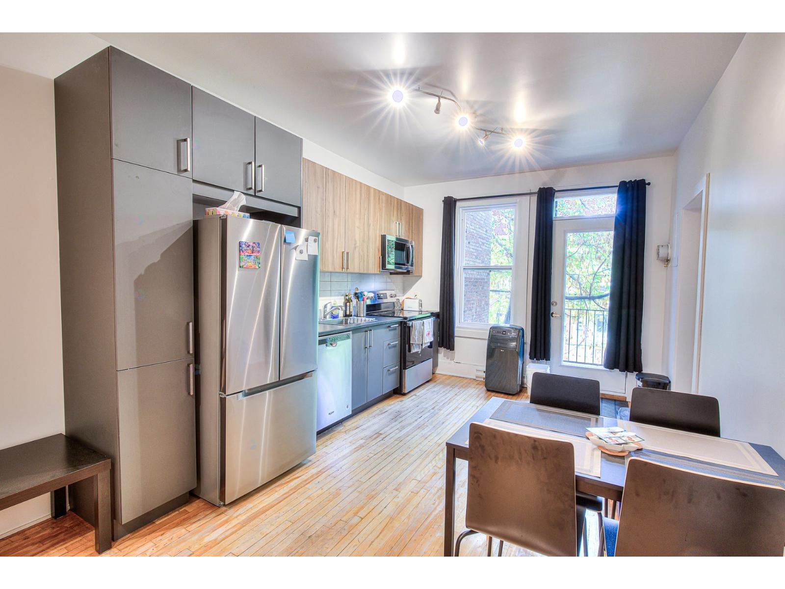 7540-7550 Av. Querbes Property Photo 16