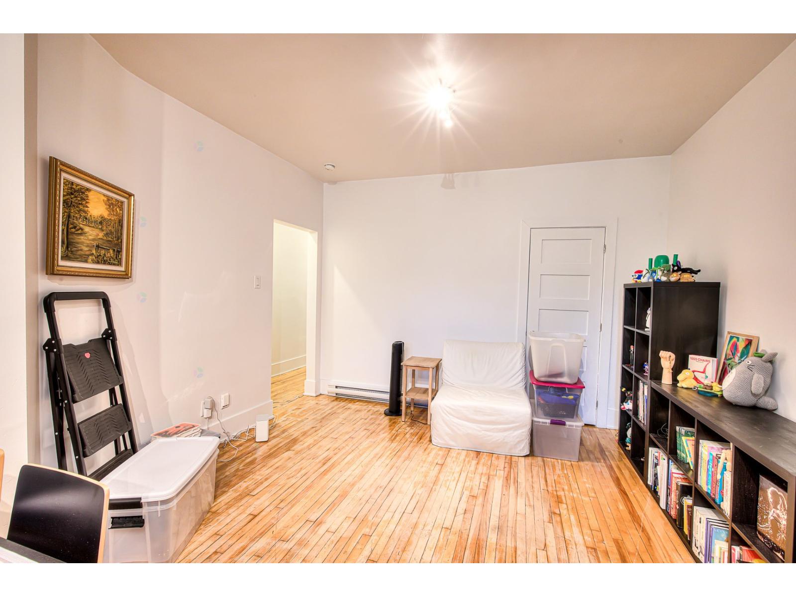 7540-7550 Av. Querbes Property Photo 17