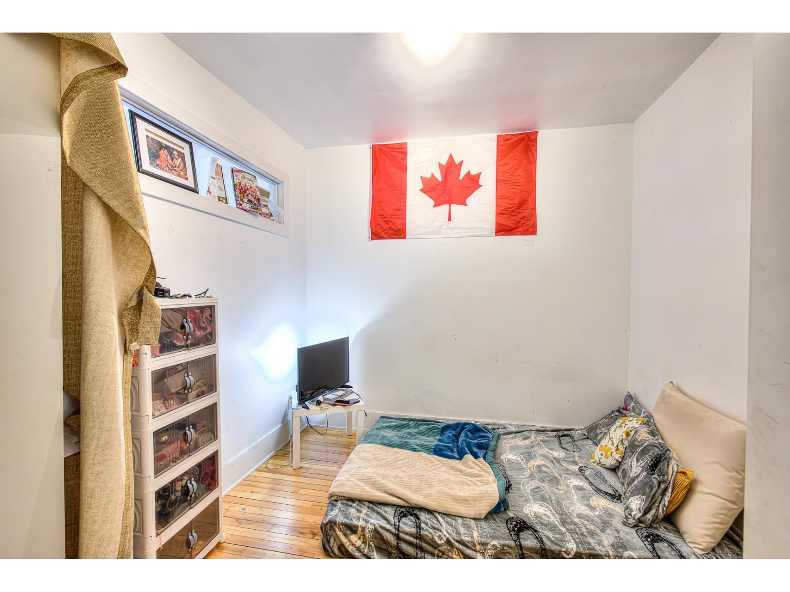 7540-7550 Av. Querbes Property Photo 22