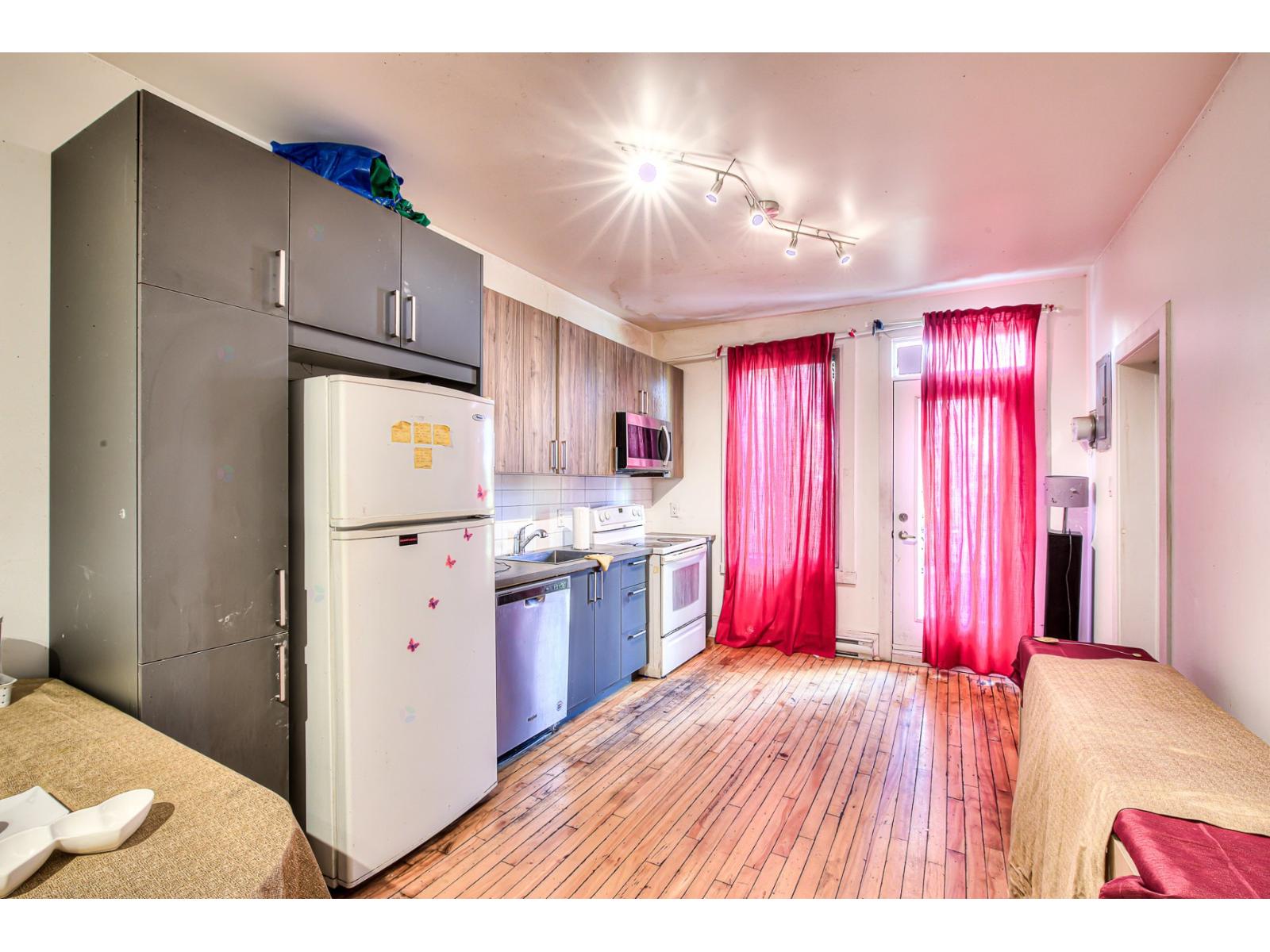 7540-7550 Av. Querbes Property Photo 24