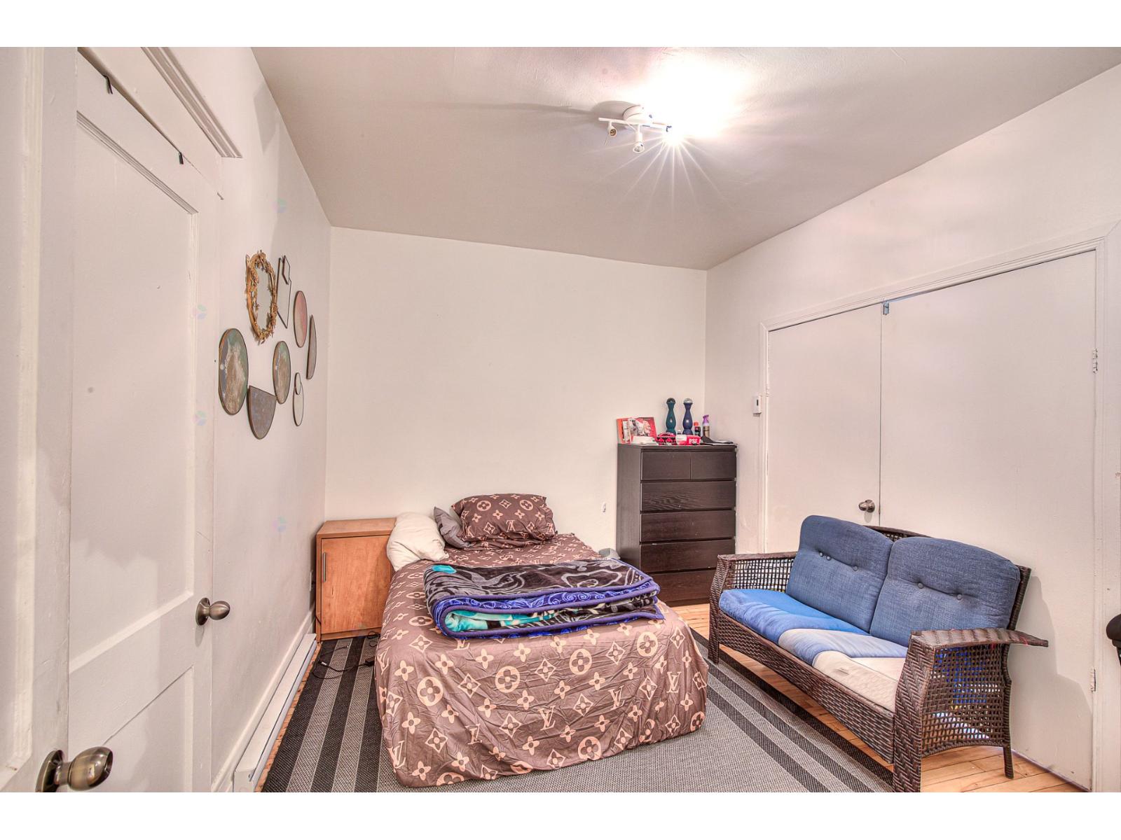 7540-7550 Av. Querbes Property Photo 28