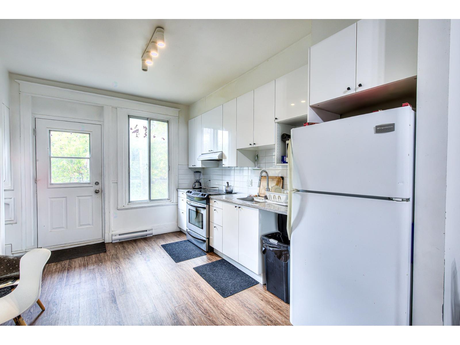 7540-7550 Av. Querbes Property Photo 30