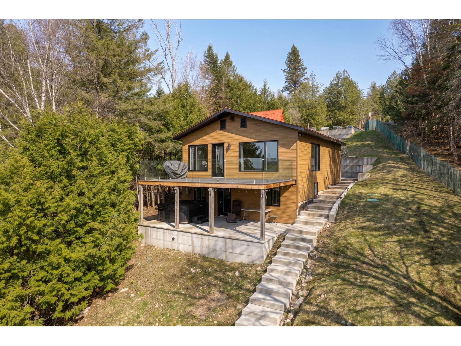 40 2e Avenue De La Rivière-noire S. Property Photo 1