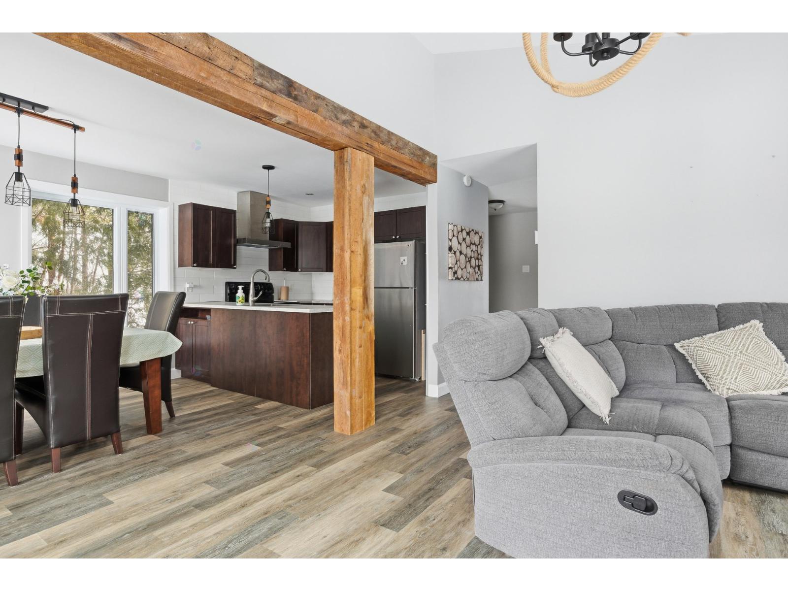 40 2e Avenue De La Rivière-noire S. Property Photo 12