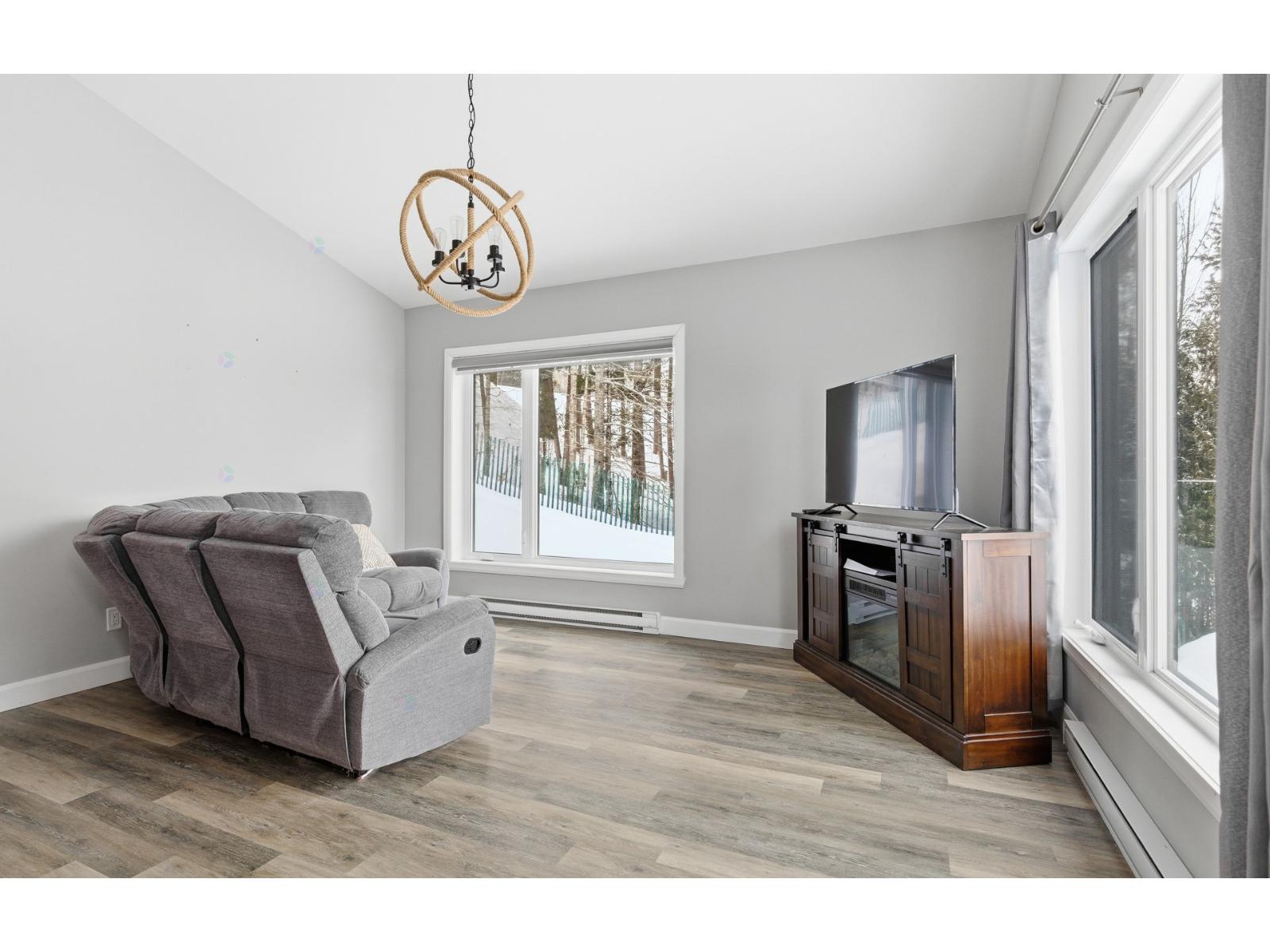 40 2e Avenue De La Rivière-noire S. Property Photo 13