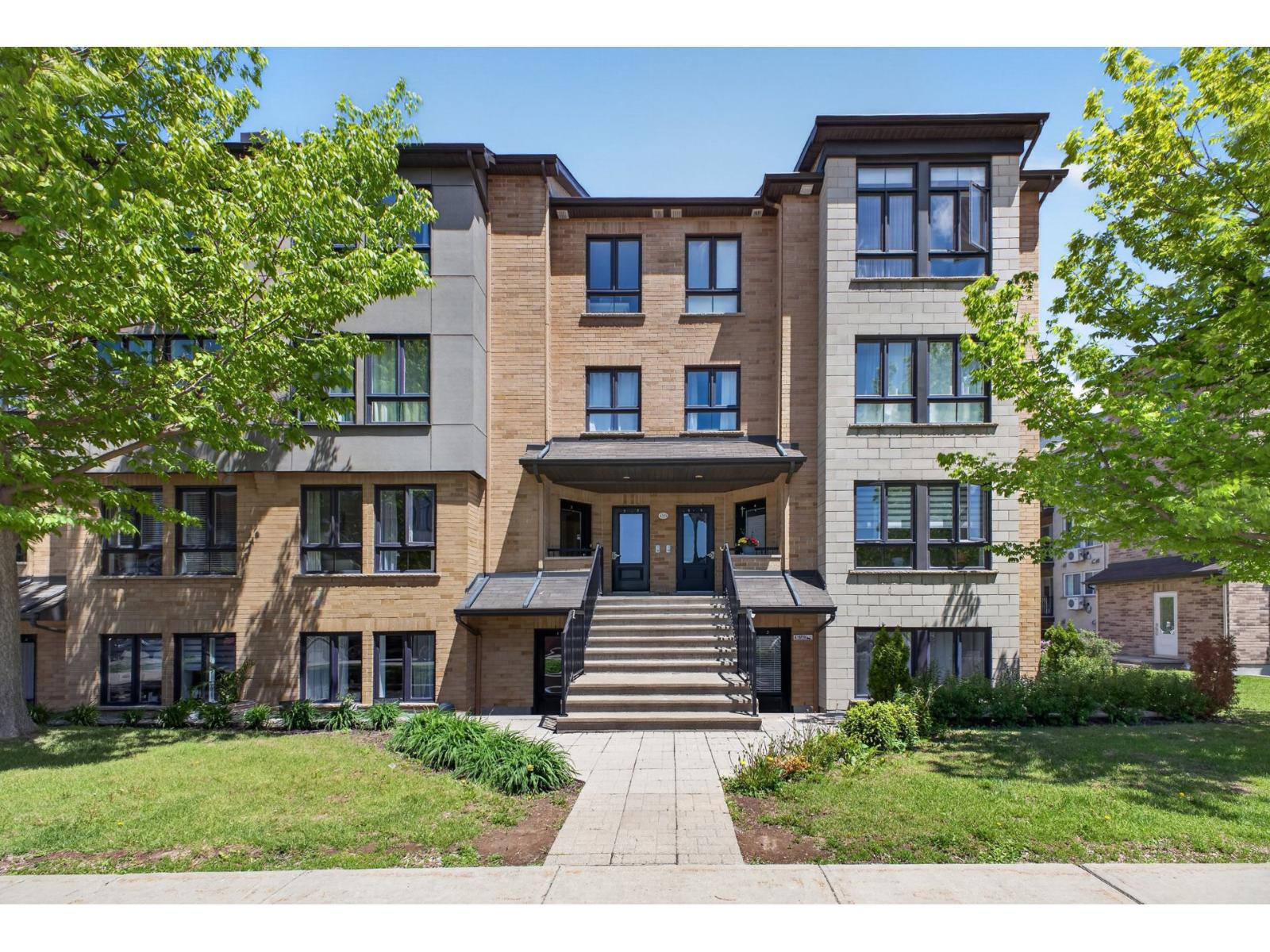 6255 Rue Charpentier, #3 Property Photo 1
