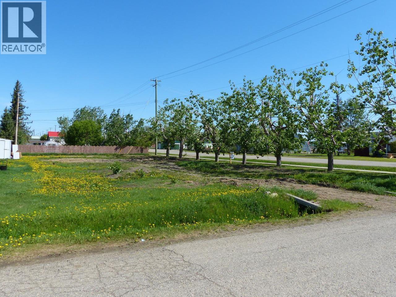 4926 49 Avenue Property Photo 1