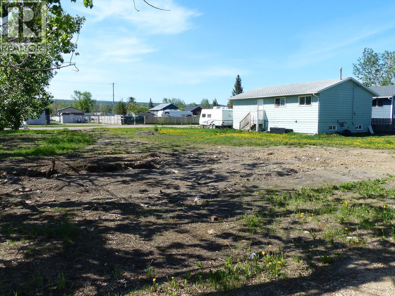 4926 49 Avenue Property Photo 3