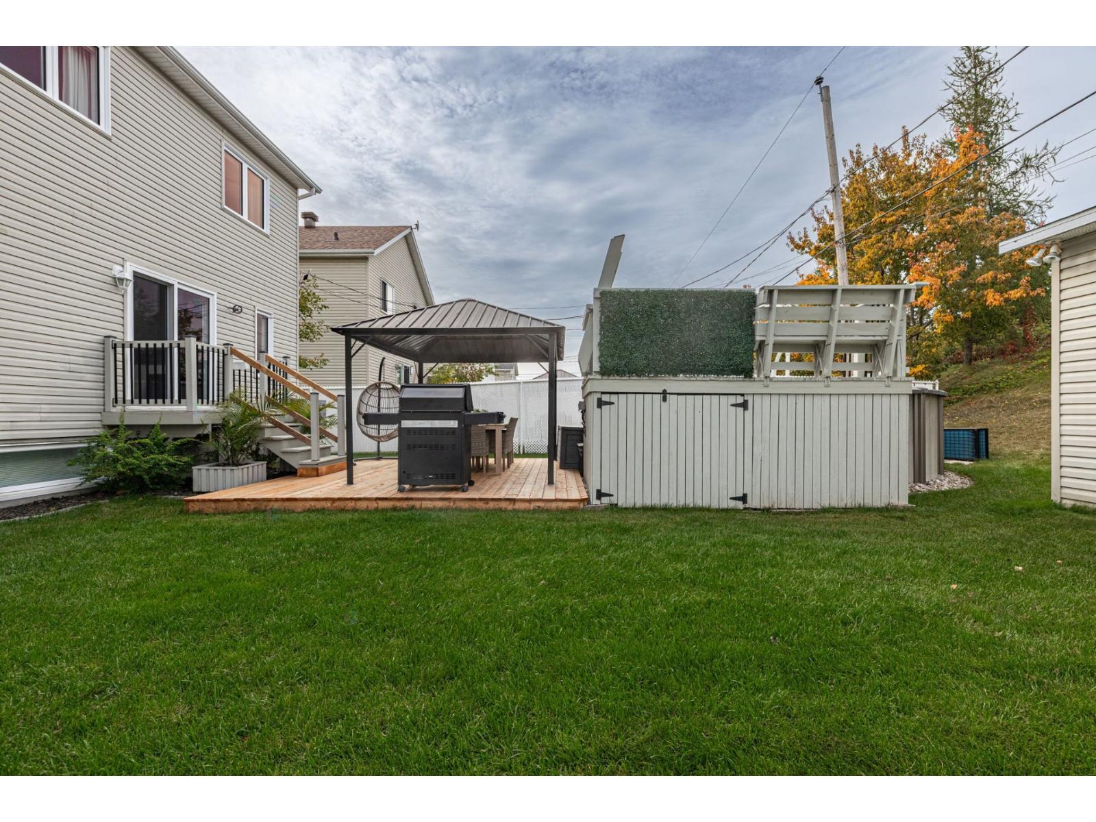 74 Rue Avignon Property Photo 38