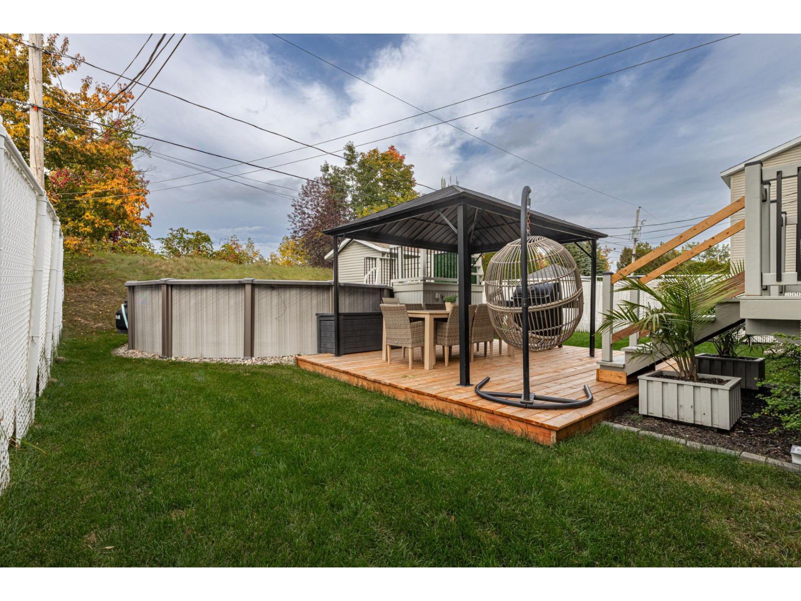 74 Rue Avignon Property Photo 40