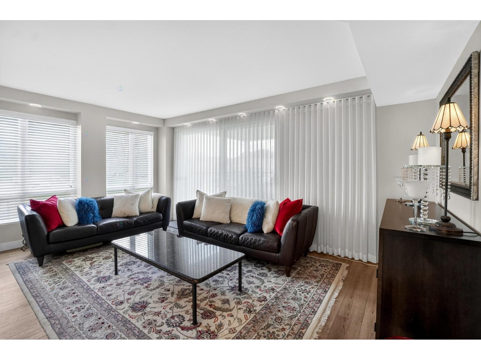110 Rue Donnacona, #102 Property Photo 3