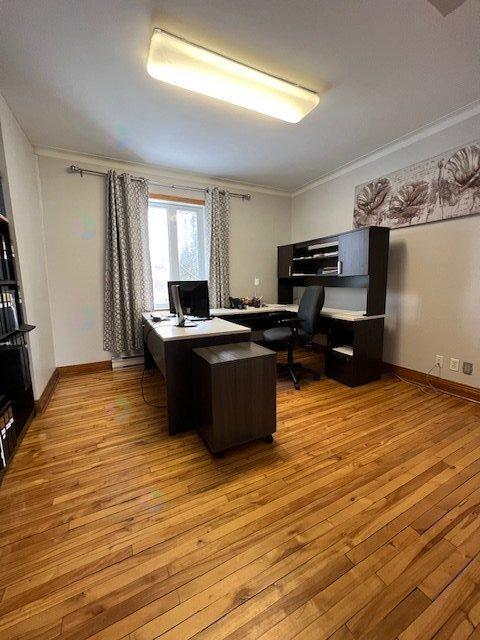 223 Av. St-charles, #b Property Photo 2