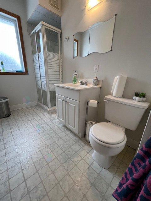 223 Av. St-charles, #b Property Photo 6