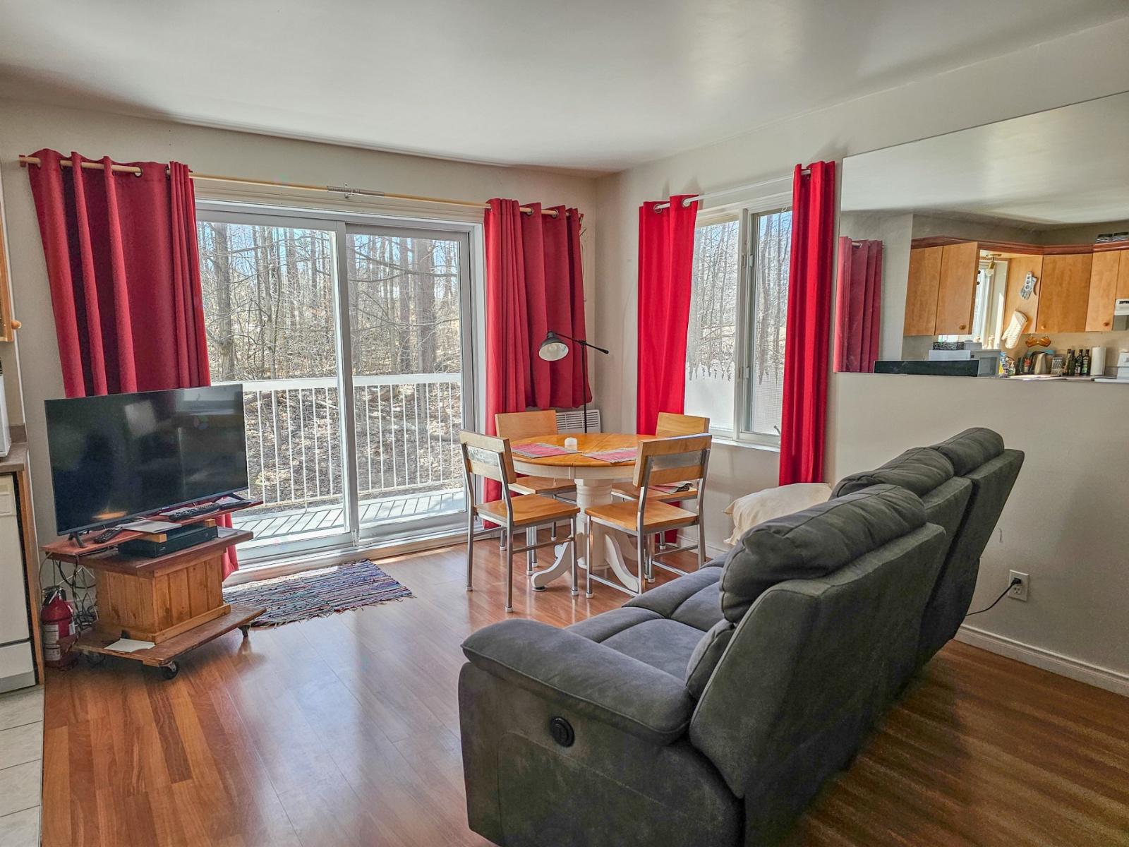 49 Rue Maple, #117h Property Photo 3