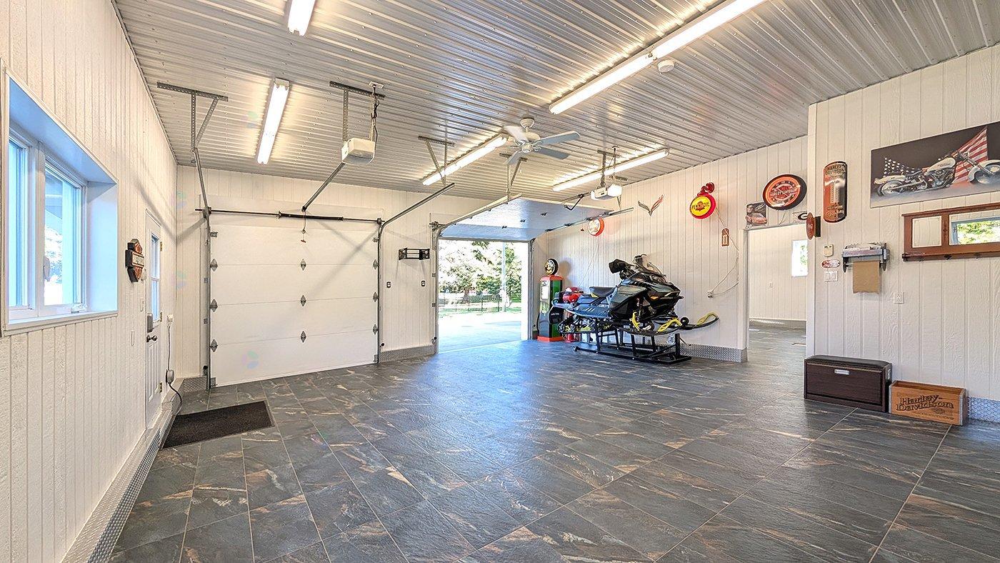 7620 Ch. Des Trois-soeurs Property Photo 22