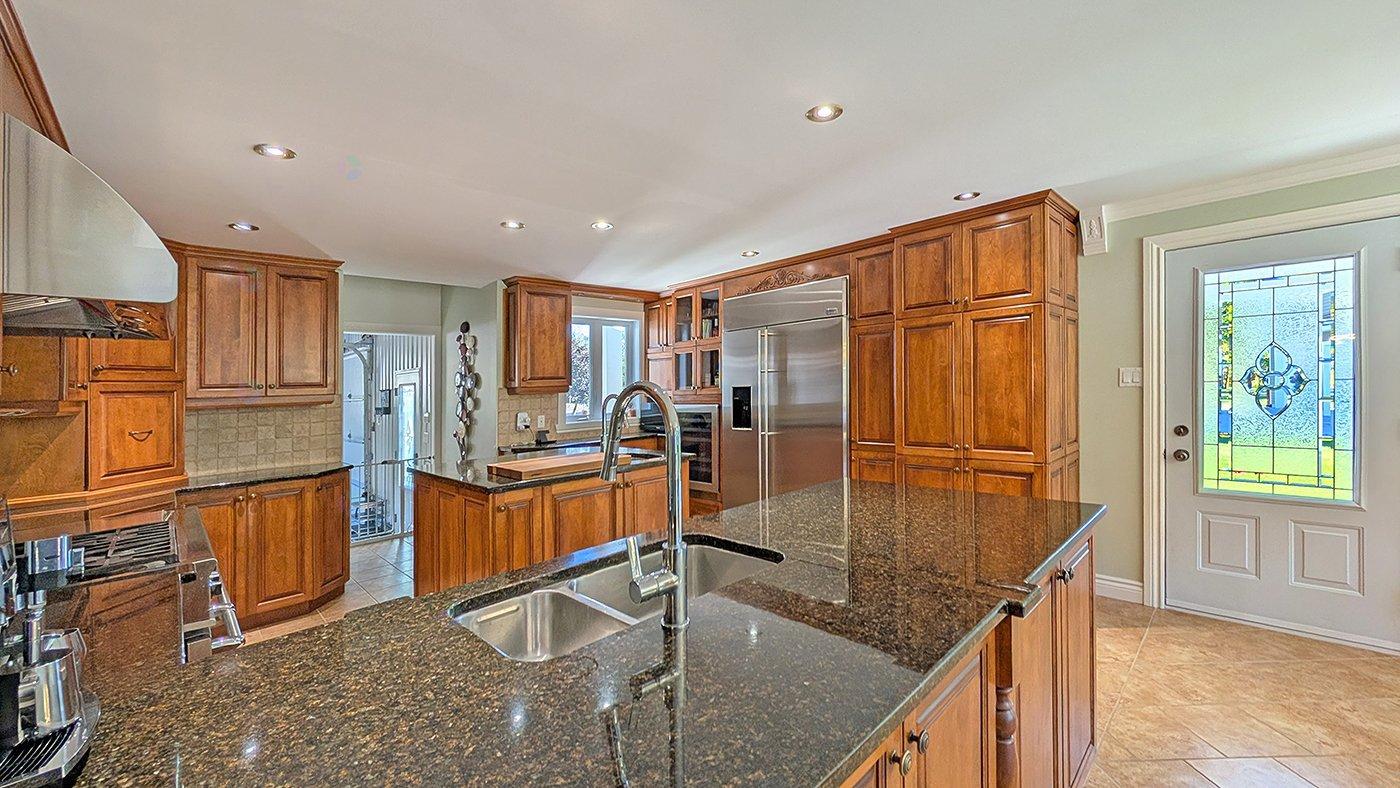 7620 Ch. Des Trois-soeurs Property Photo 37