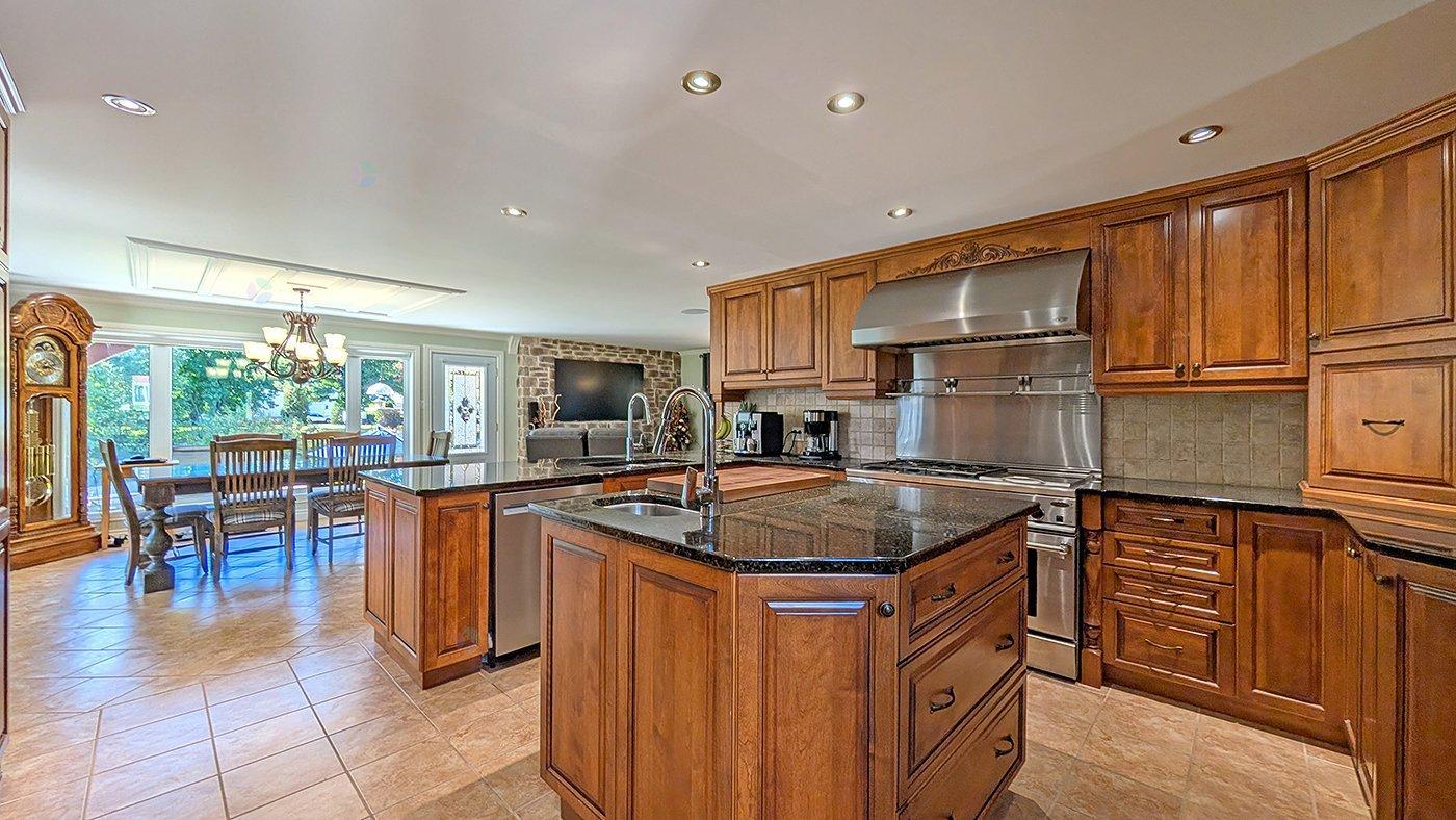 7620 Ch. Des Trois-soeurs Property Photo 38
