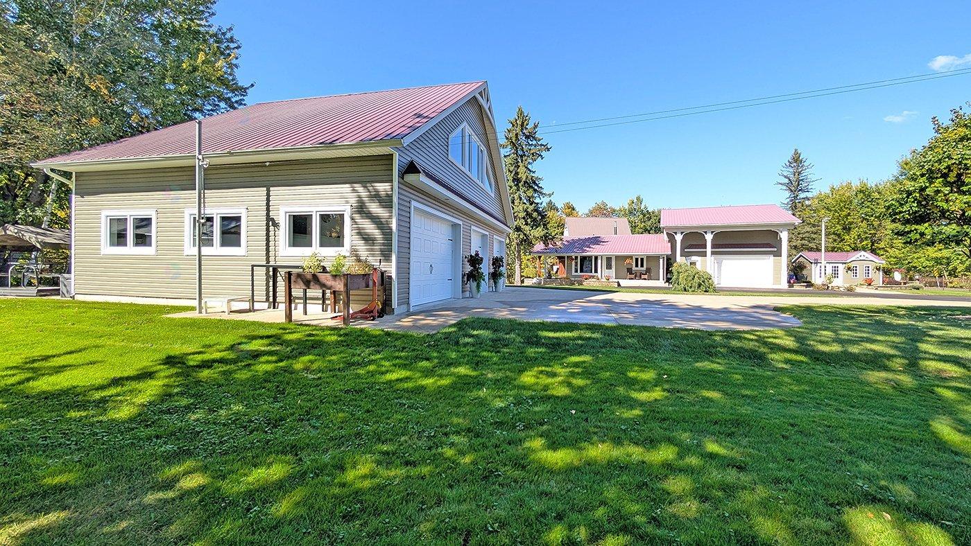 7620 Ch. Des Trois-soeurs Property Photo 67