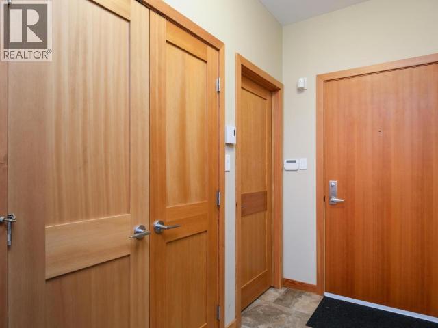 103-32 Waterfront Place Property Photo 3