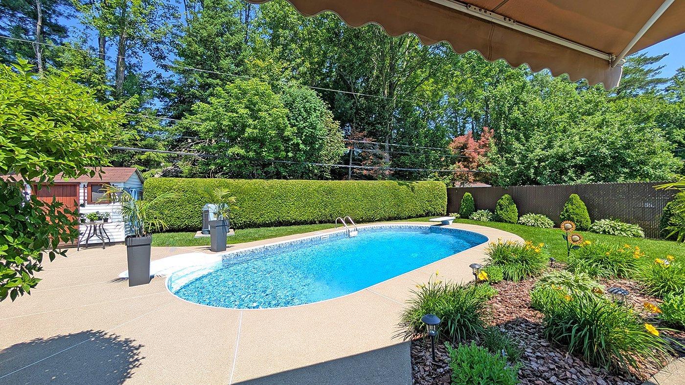 1451 Boul. Raymond Property Photo 4