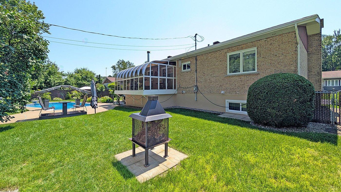 1451 Boul. Raymond Property Photo 6