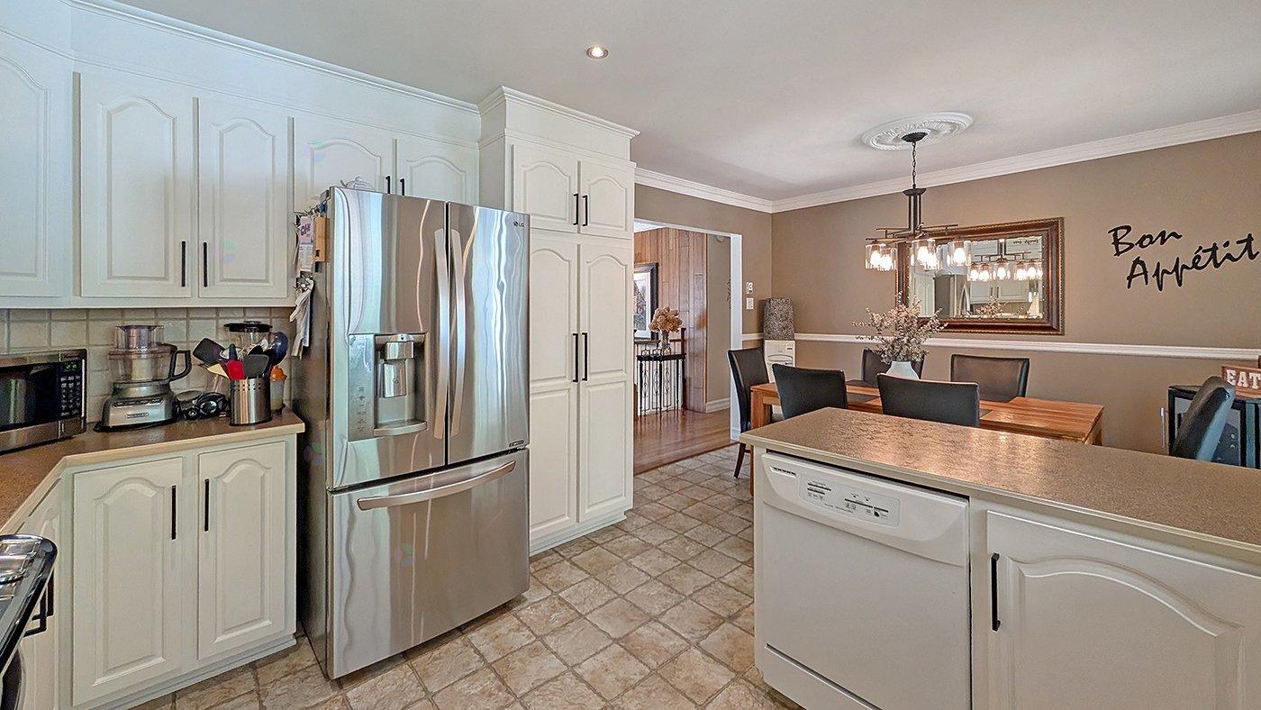 1451 Boul. Raymond Property Photo 11