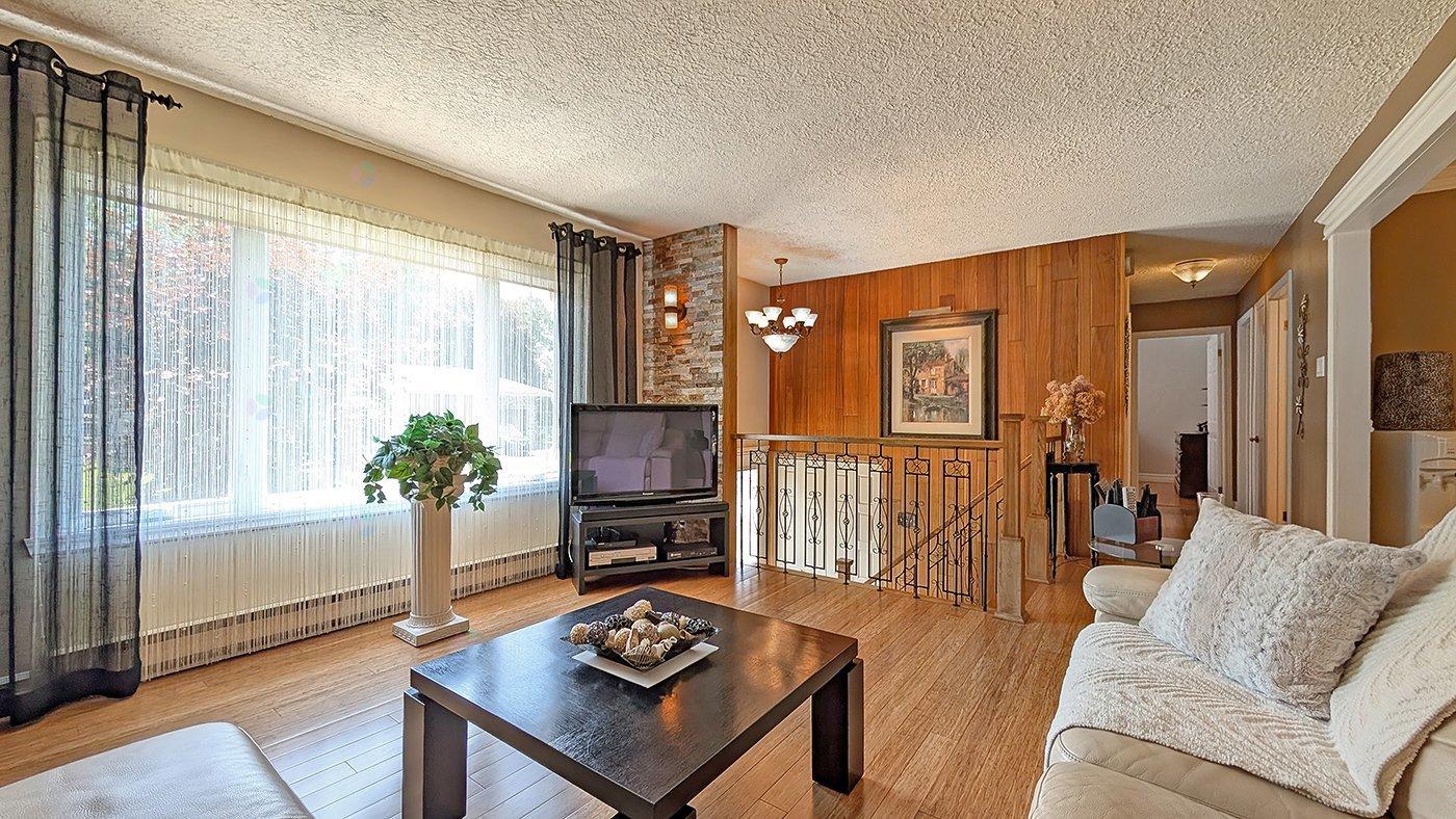 1451 Boul. Raymond Property Photo 17