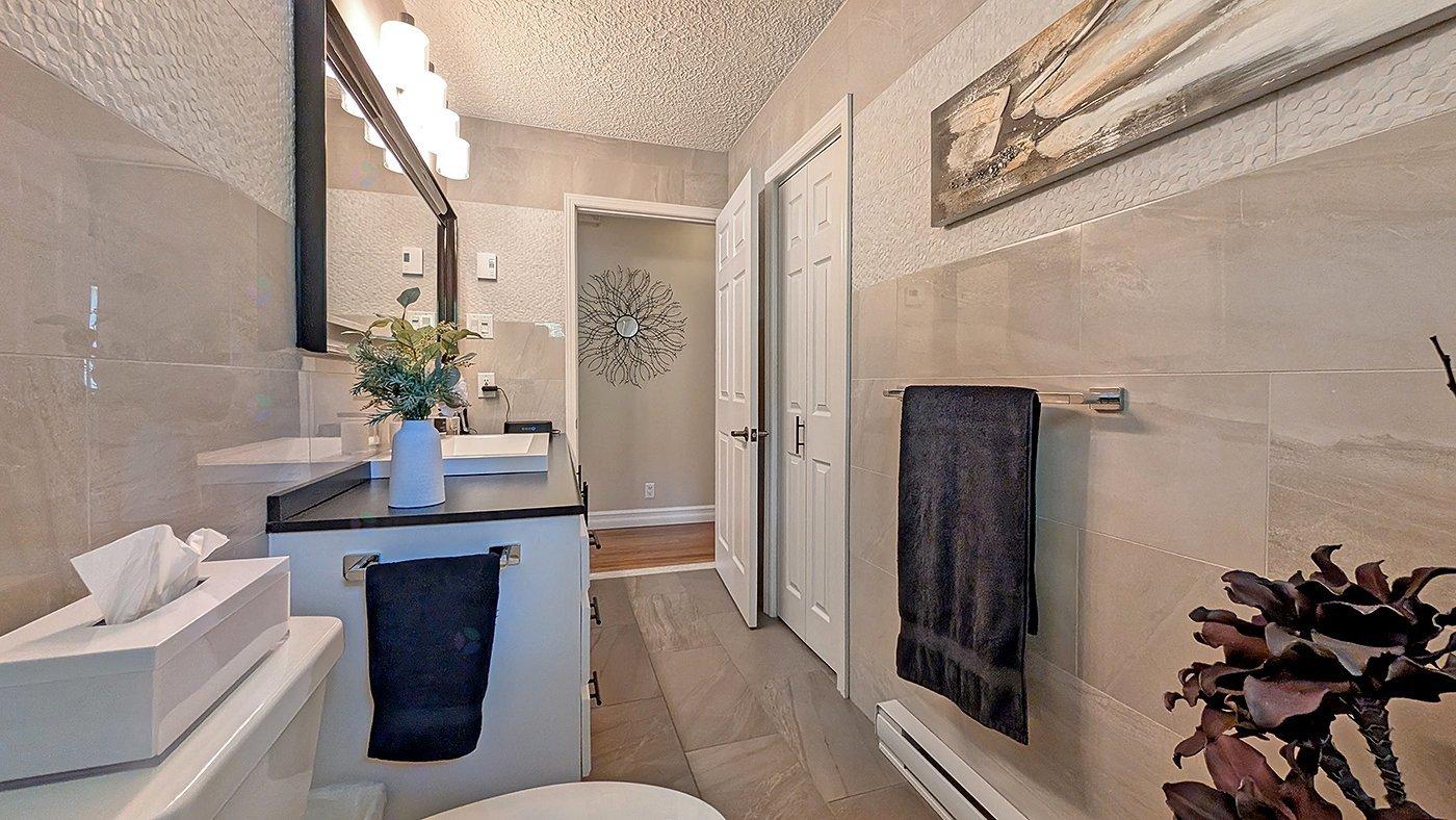 1451 Boul. Raymond Property Photo 21