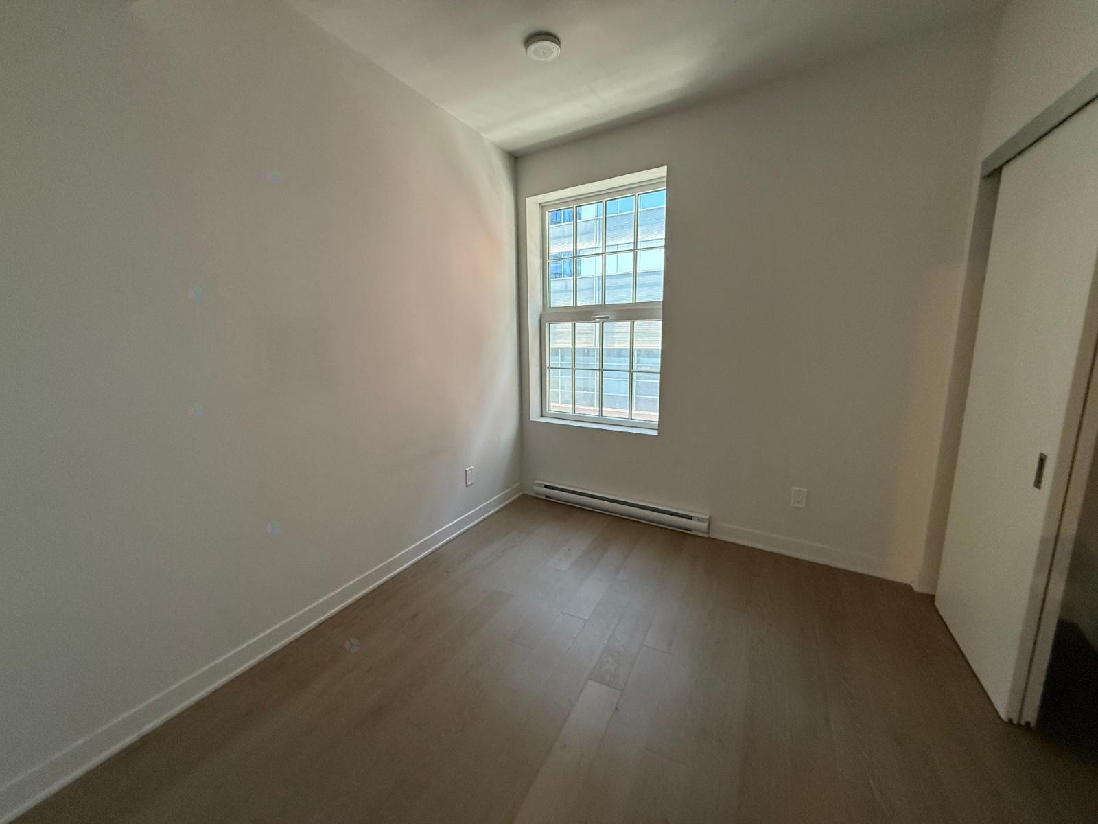 1188 Rue St-antoine O., #611 Property Photo 5