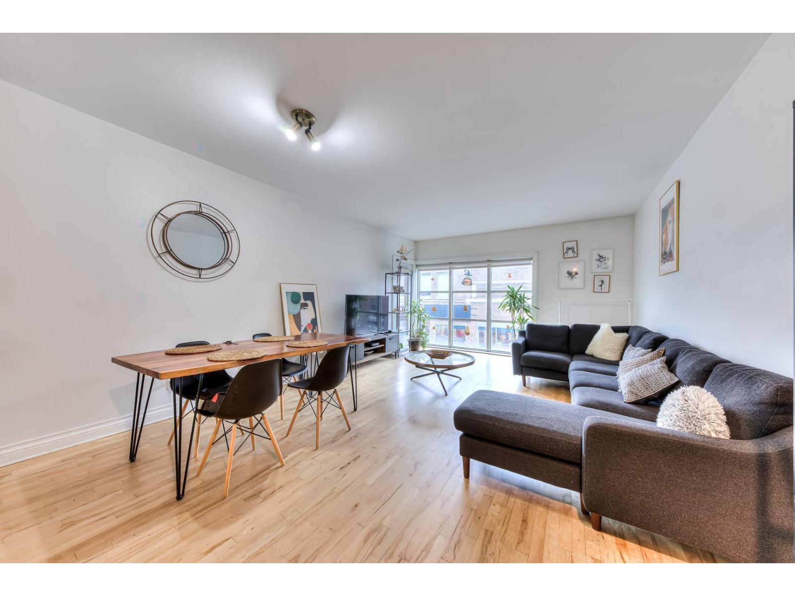 20 Av. Du Mont-Royal E. Property Photo 1