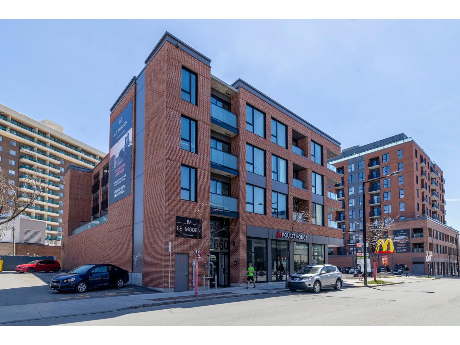2660 Rue Ontario E., #302 Property Photo 2