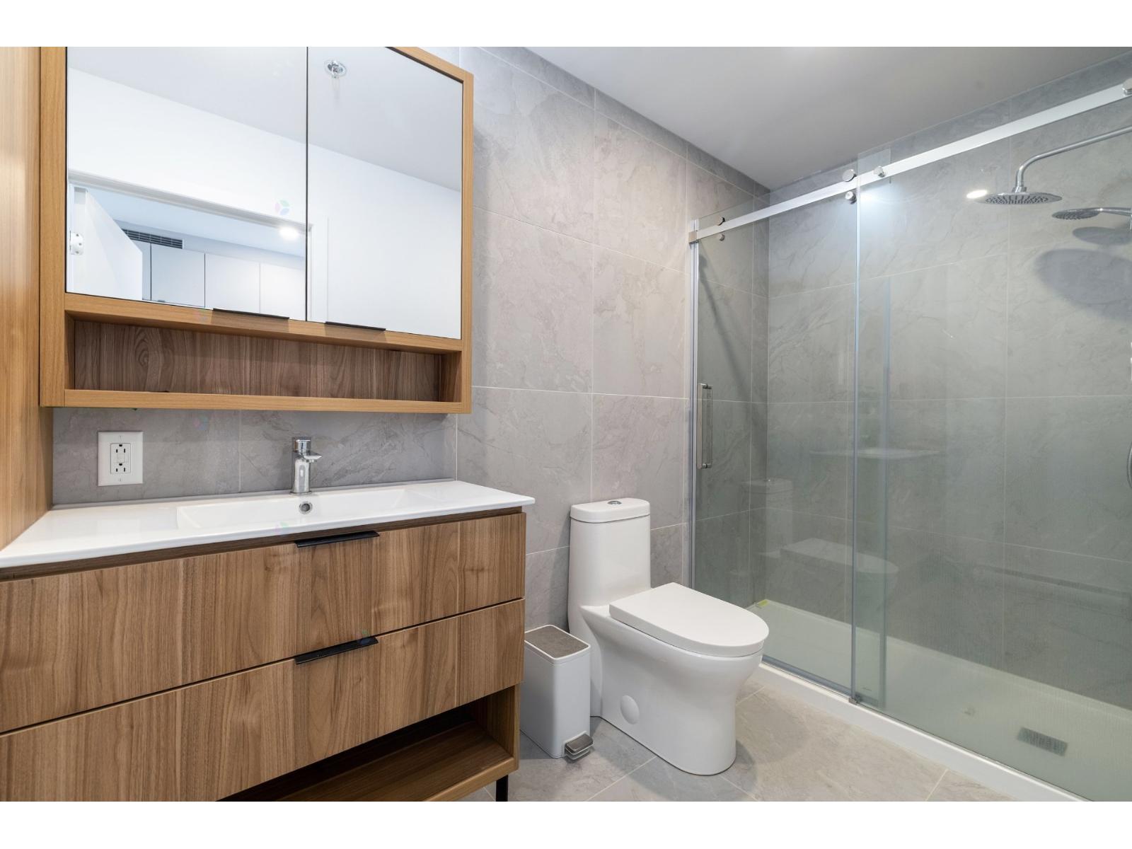 2660 Rue Ontario E., #302 Property Photo 11