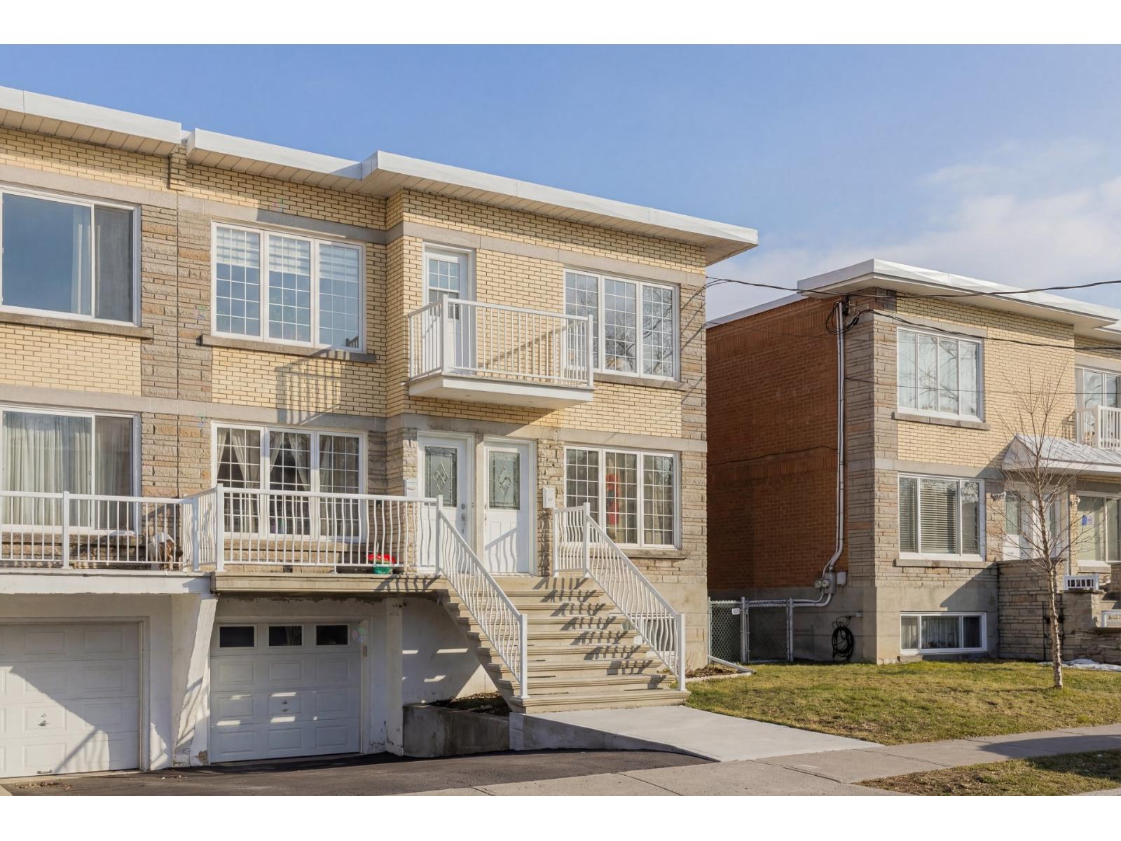 452-454 32e Avenue Property Photo 1