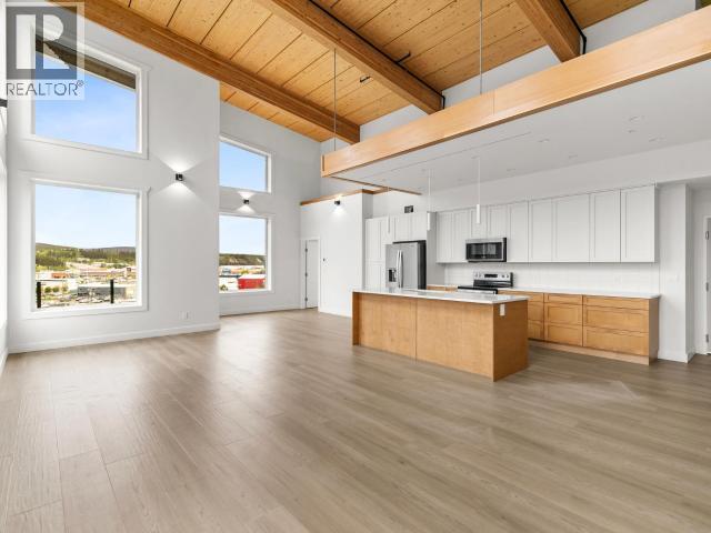 605-2240 2nd Avenue Property Photo 2