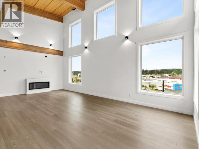 605-2240 2nd Avenue Property Photo 4