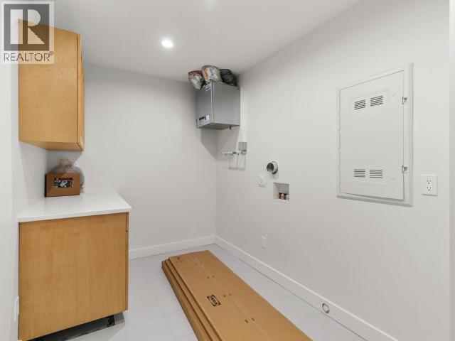 605-2240 2nd Avenue Property Photo 16