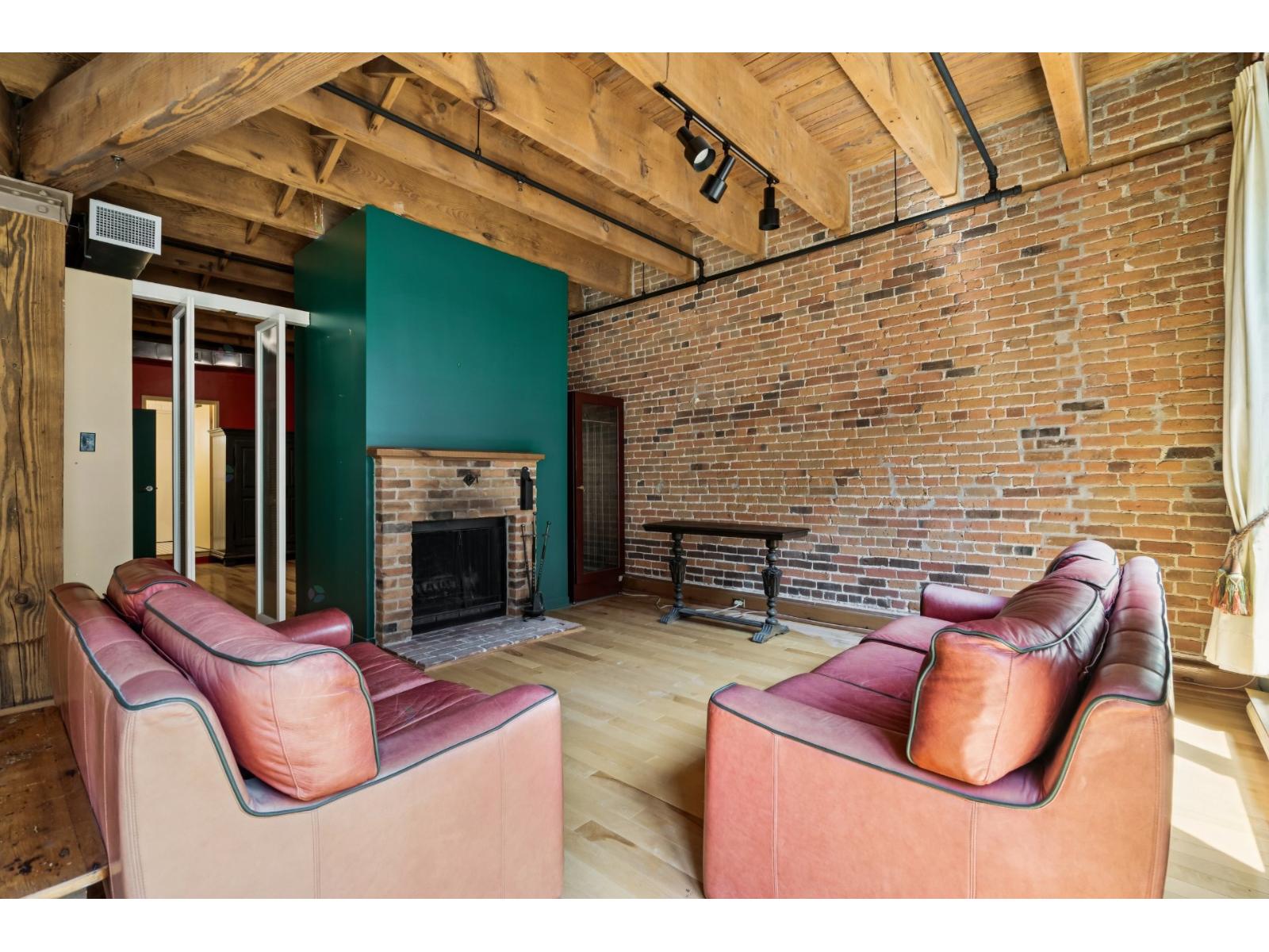 65 Rue St-paul O., #208 Property Photo 2