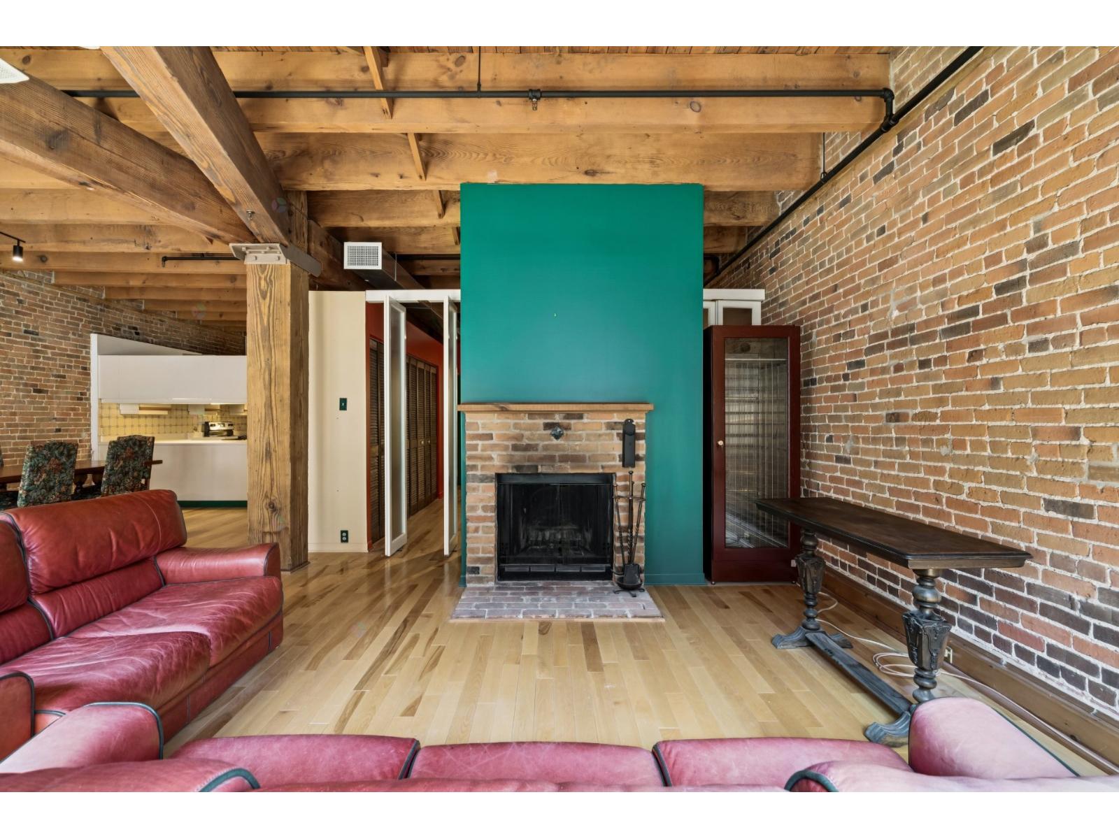 65 Rue St-paul O., #208 Property Photo 9