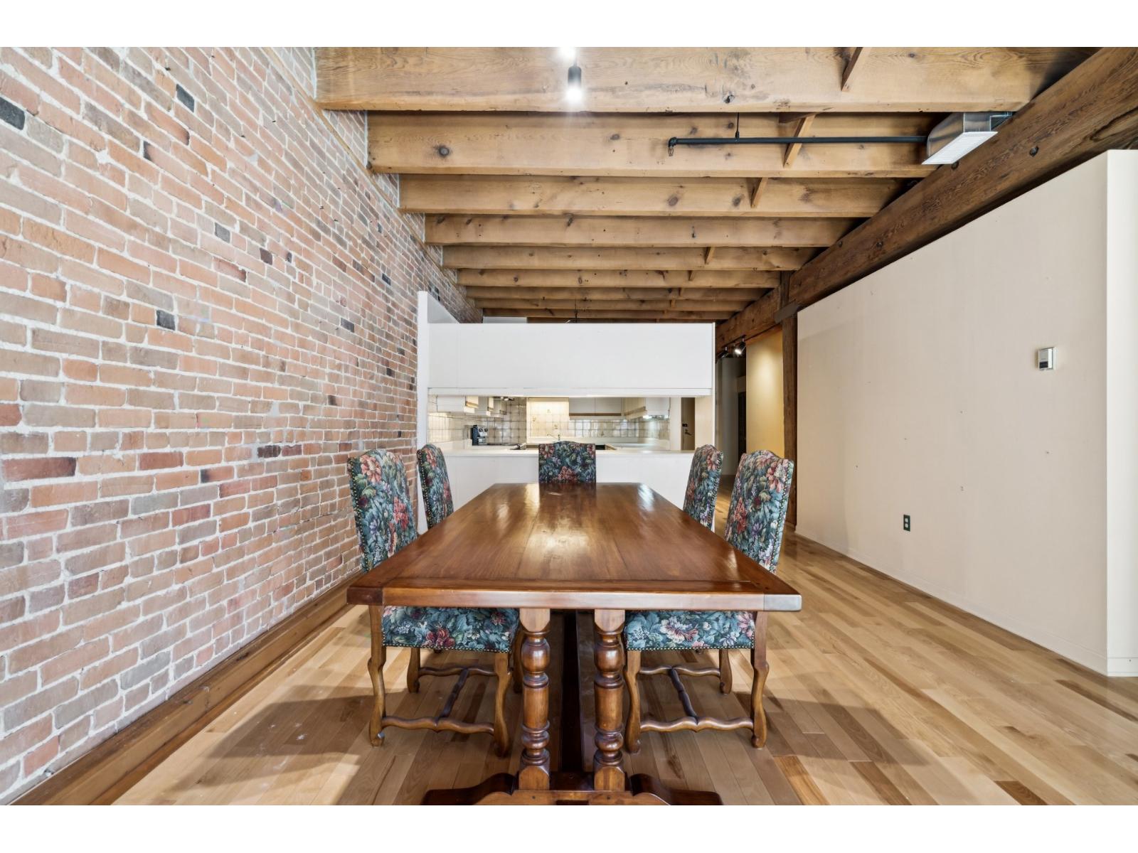 65 Rue St-paul O., #208 Property Photo 11