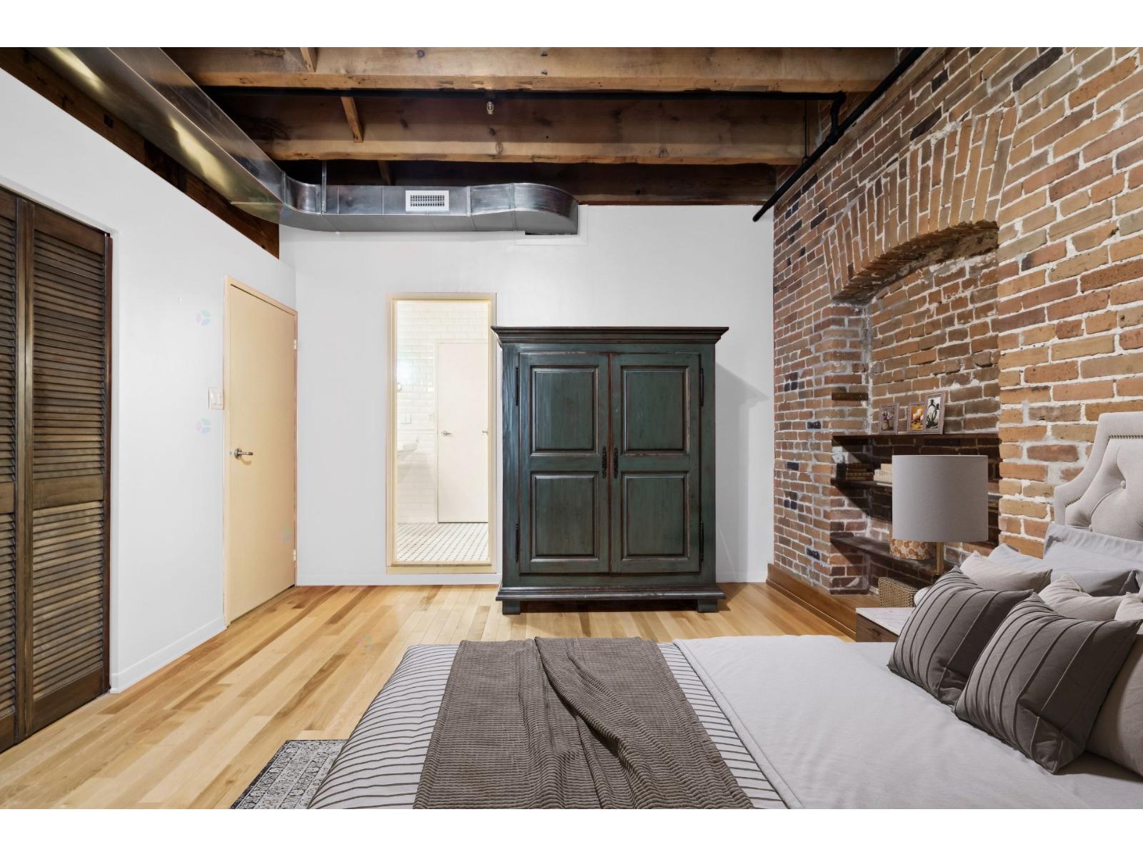 65 Rue St-paul O., #208 Property Photo 15
