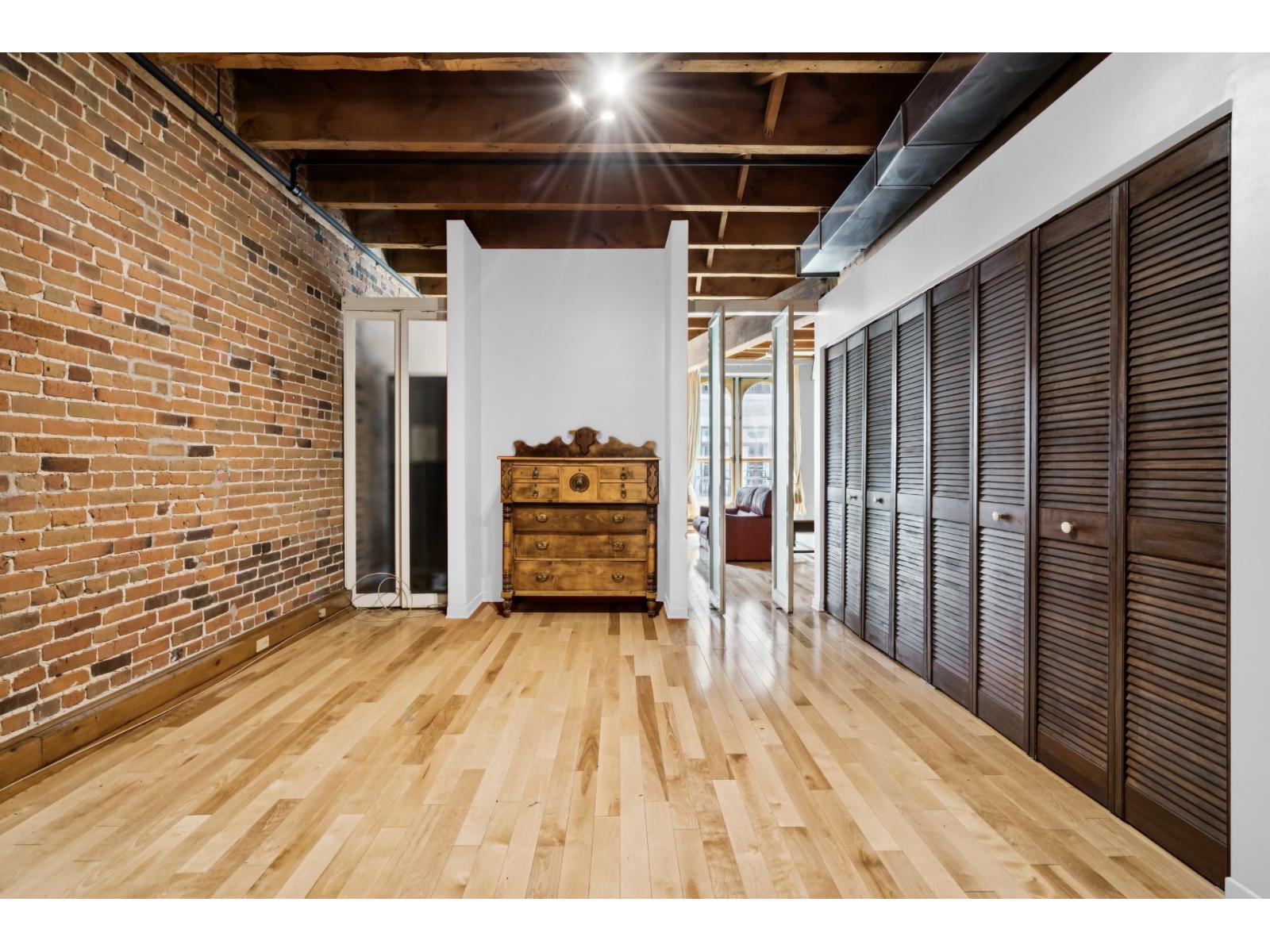 65 Rue St-paul O., #208 Property Photo 17