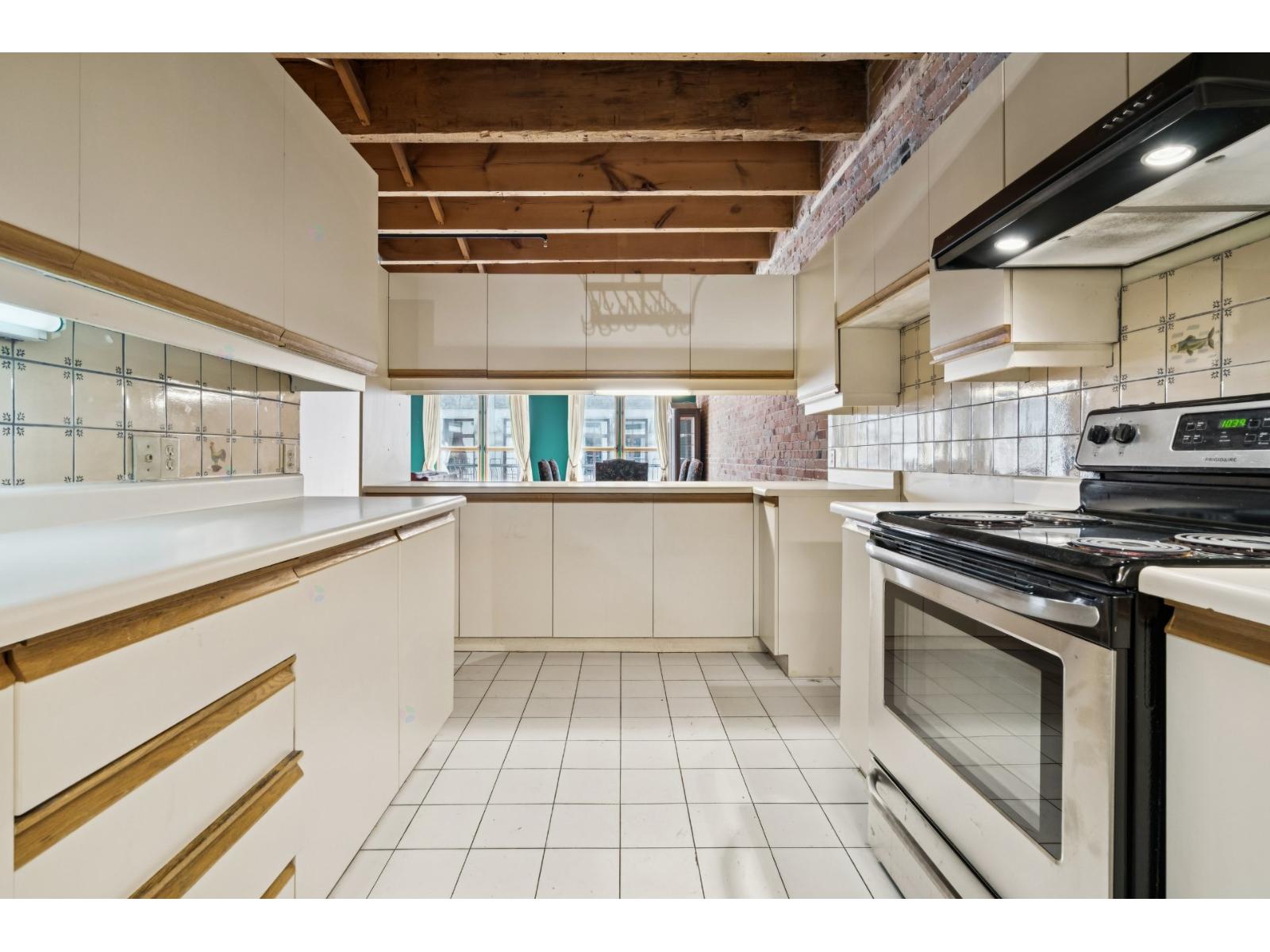 65 Rue St-paul O., #208 Property Photo 18
